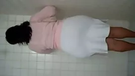 私の妹で法律aストラップ上に見えますオン ...