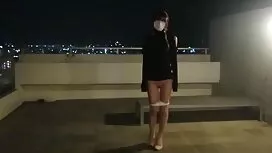 カーペットの上の美しい少女 女性 向け  ...