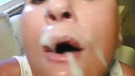 あなたはその平手打ちにそれらを置く 女性 ...